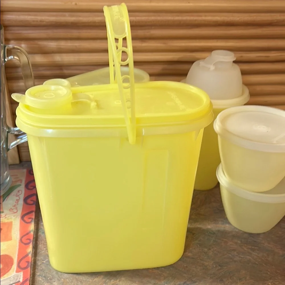 Tupperware Lemon Yellow Container Collection - Picture 4 of 9